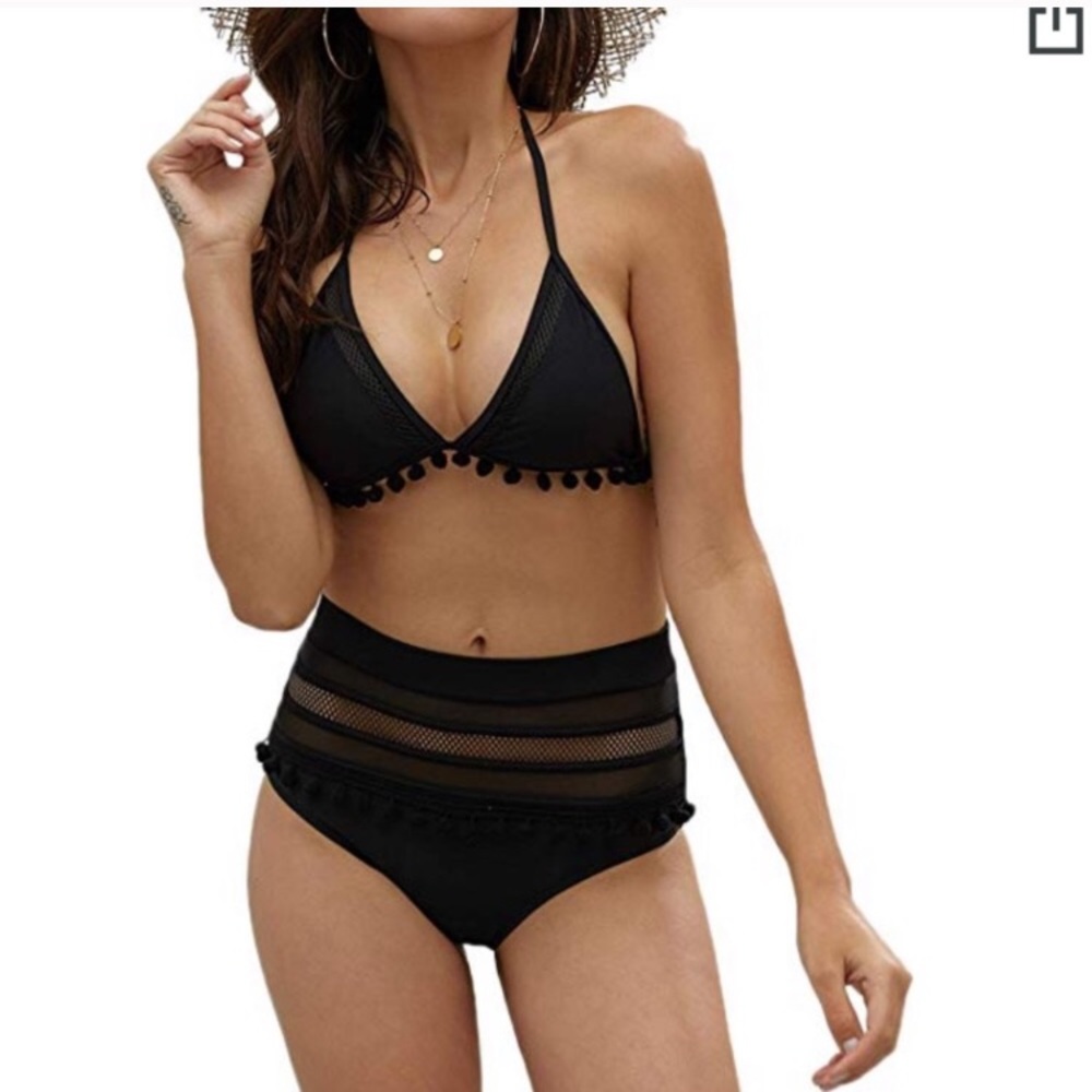 pom pom bikini!